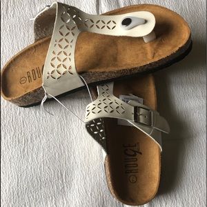 Rouge Helium White Sandals